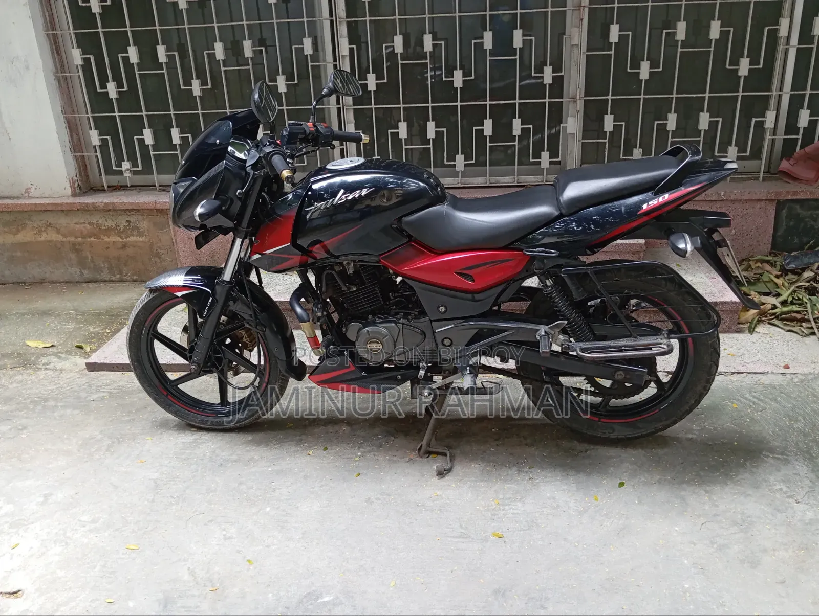 বাজাজ পালসার ১৫০ ২০১৮ ব্ল্যাক