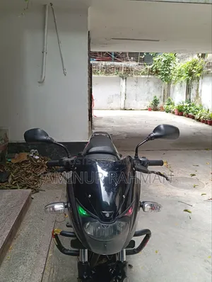 বাজাজ পালসার ১৫০ ২০১৮ ব্ল্যাক