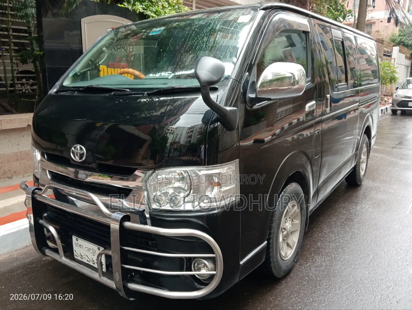 Toyota HiAce 2012 Black