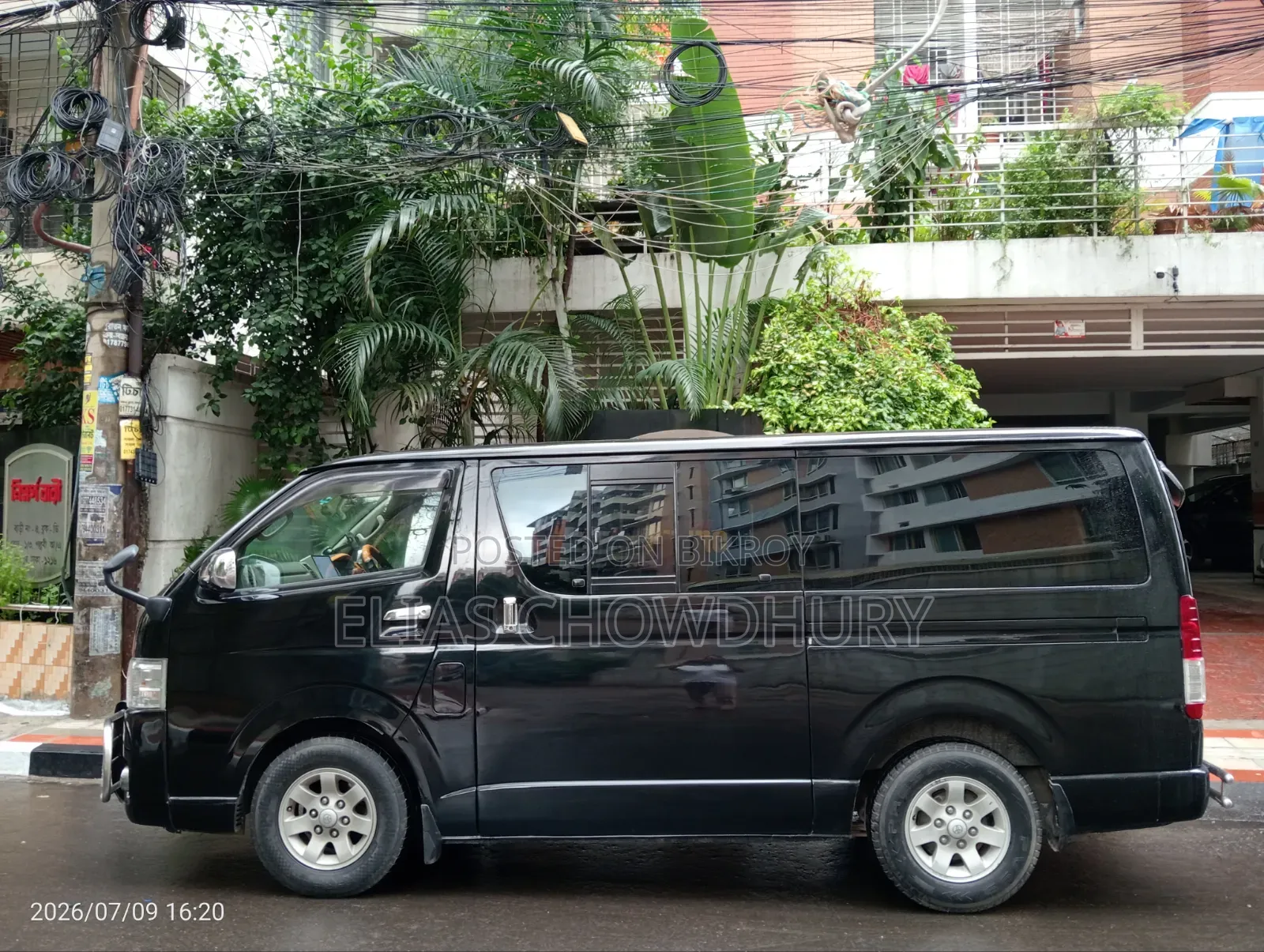 Toyota HiAce 2012 Black