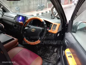 Toyota HiAce 2012 Black