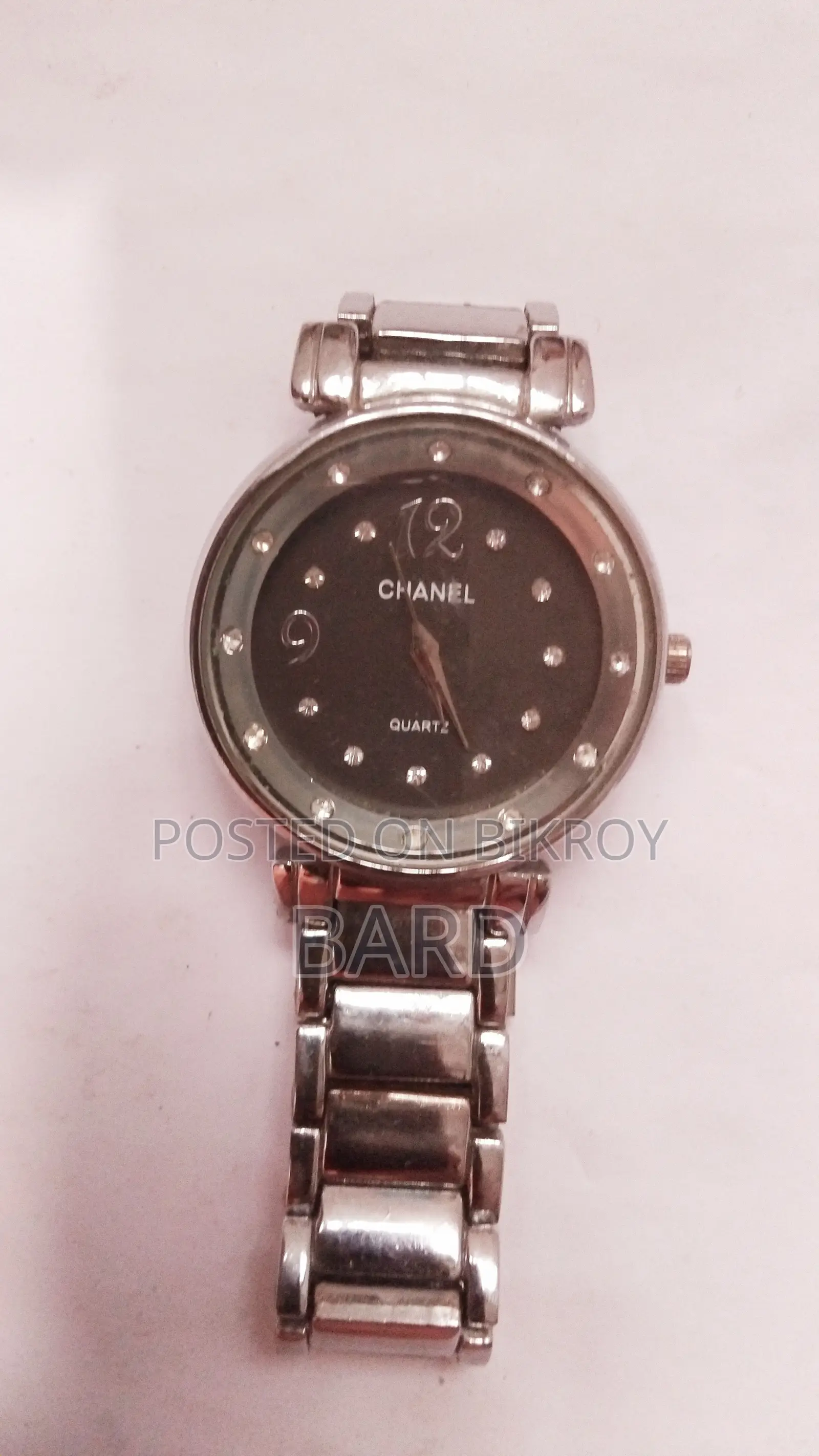 Elegant Chanel (Quartz) Mid-Size Unisex Vintage Watch - Full Serviced