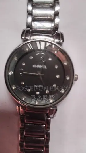 Elegant Chanel (Quartz) Mid-Size Unisex Vintage Watch - Full Serviced