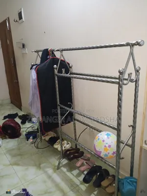 স্টিলের আলনা