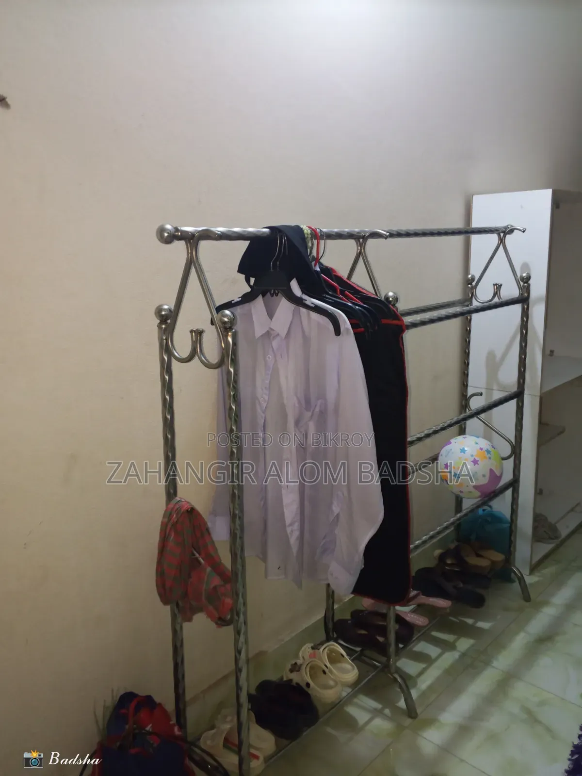 স্টিলের আলনা