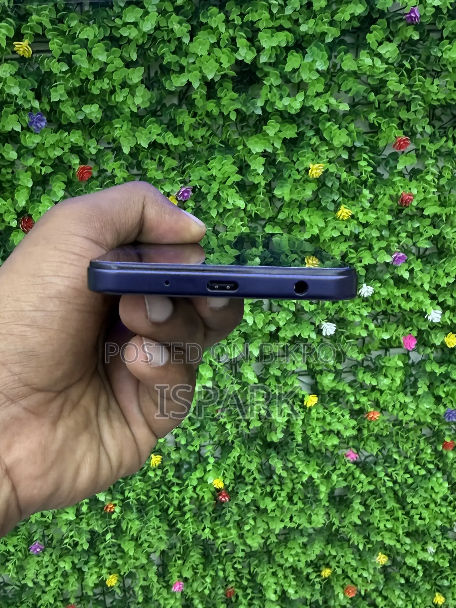 নতুন Vivo Y21 ১২৮ জিবি নীল