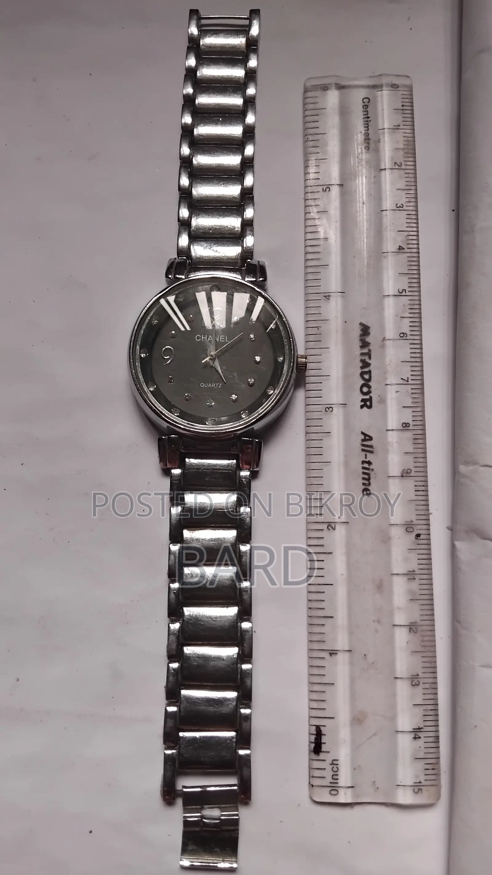 Elegant Chanel (Quartz) Mid-Size Unisex Vintage Watch - Full Serviced