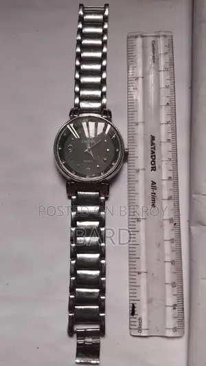 Elegant Chanel (Quartz) Mid-Size Unisex Vintage Watch - Full Serviced