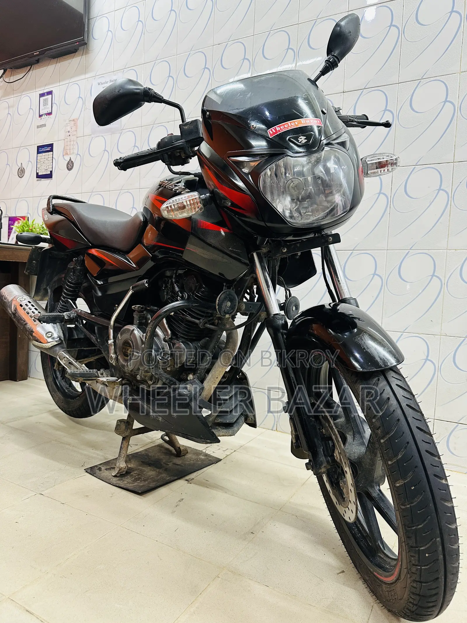 বাজাজ পালসার ১৫০ ২০১৮ কালো