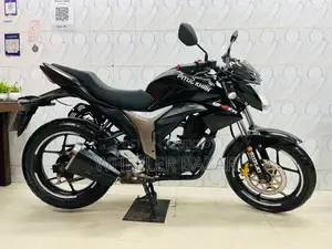 সুজুকি জিক্সার মনোটোন ২০২৩ কালো