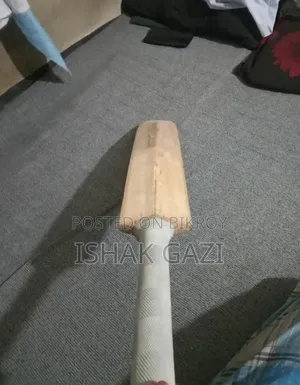 কাঠের বলের ক্রিকেট ব্যাট