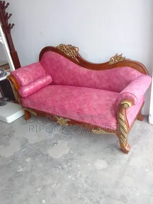 সেগুন কাঠের ডিভাইন