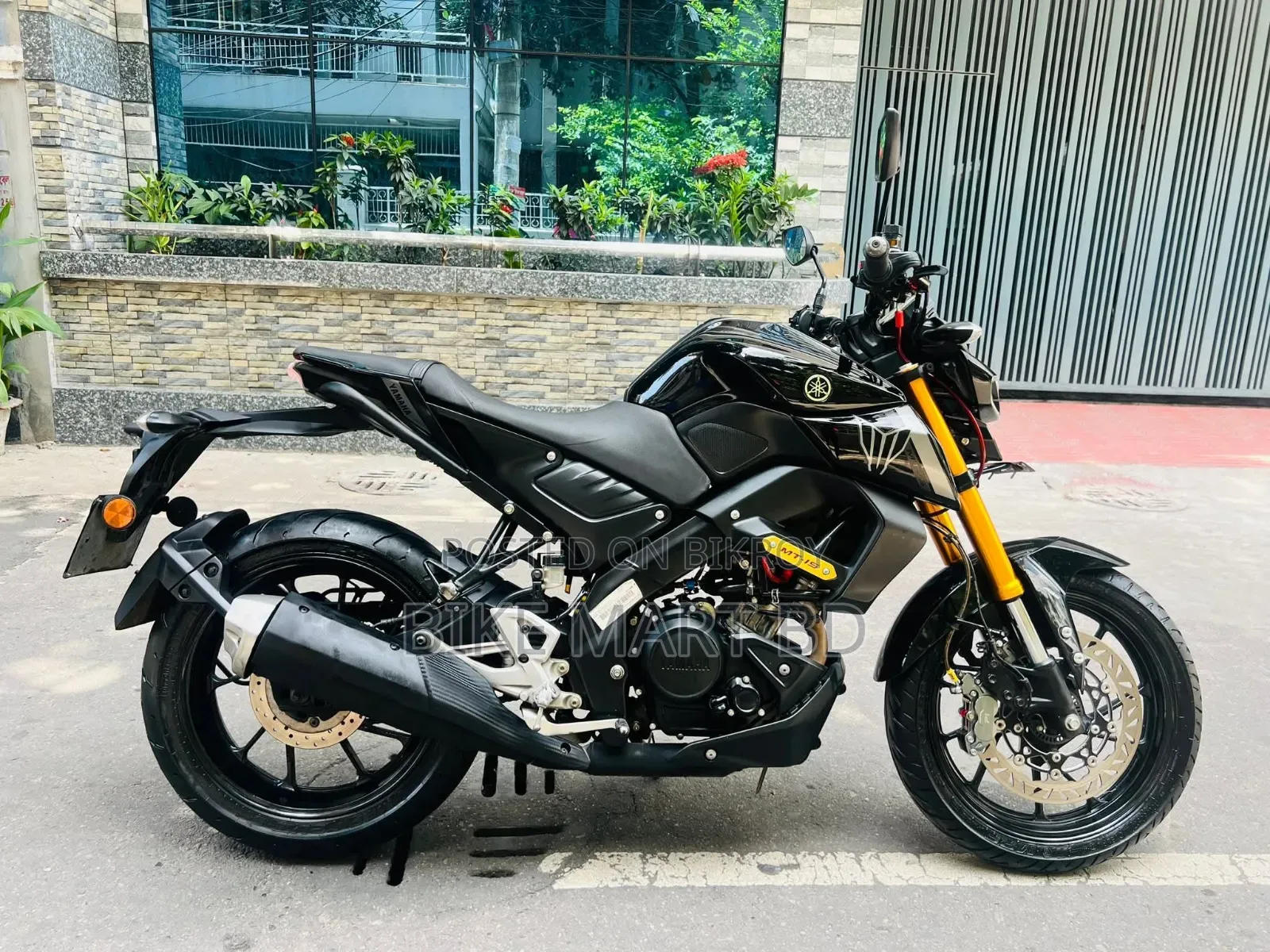 Yamaha 2022 Black