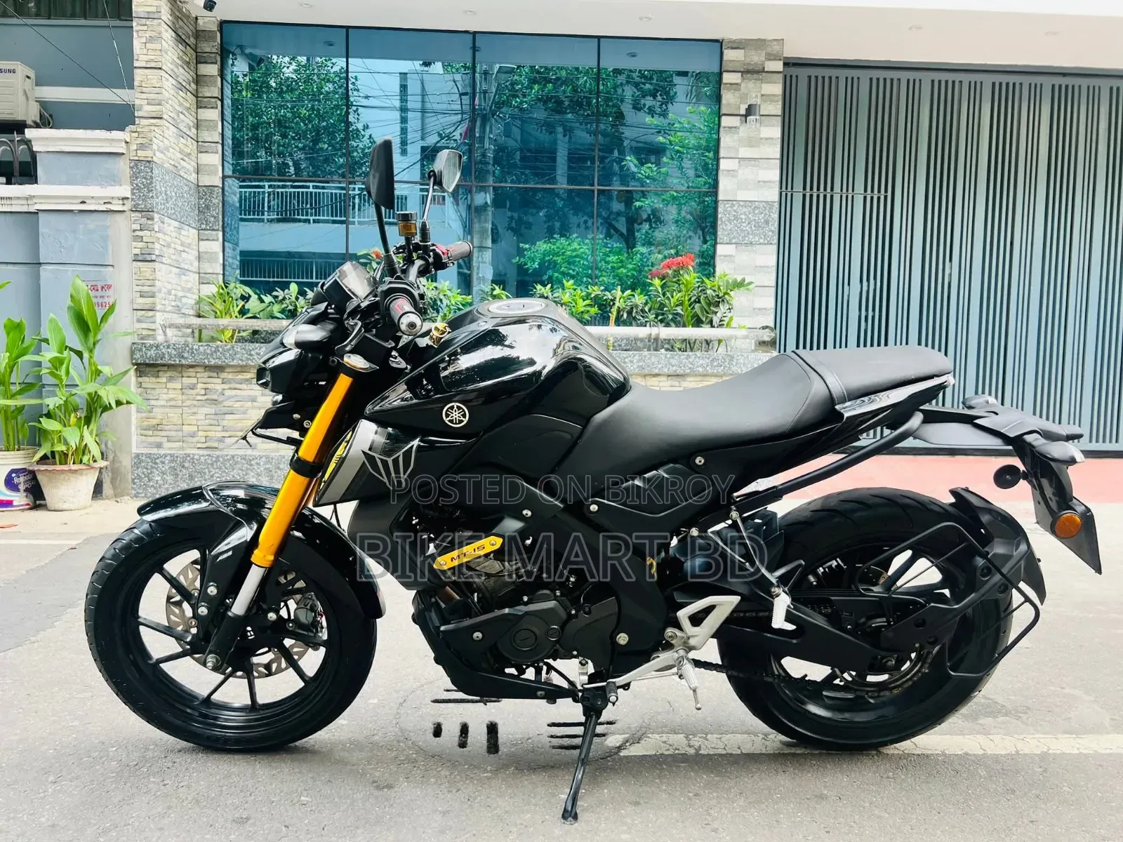 Yamaha 2022 Black