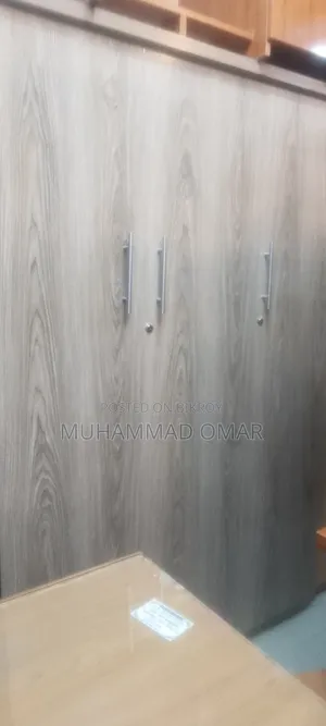 প্রিমিয়াম ৩-ডোর ওয়ারড্রোব