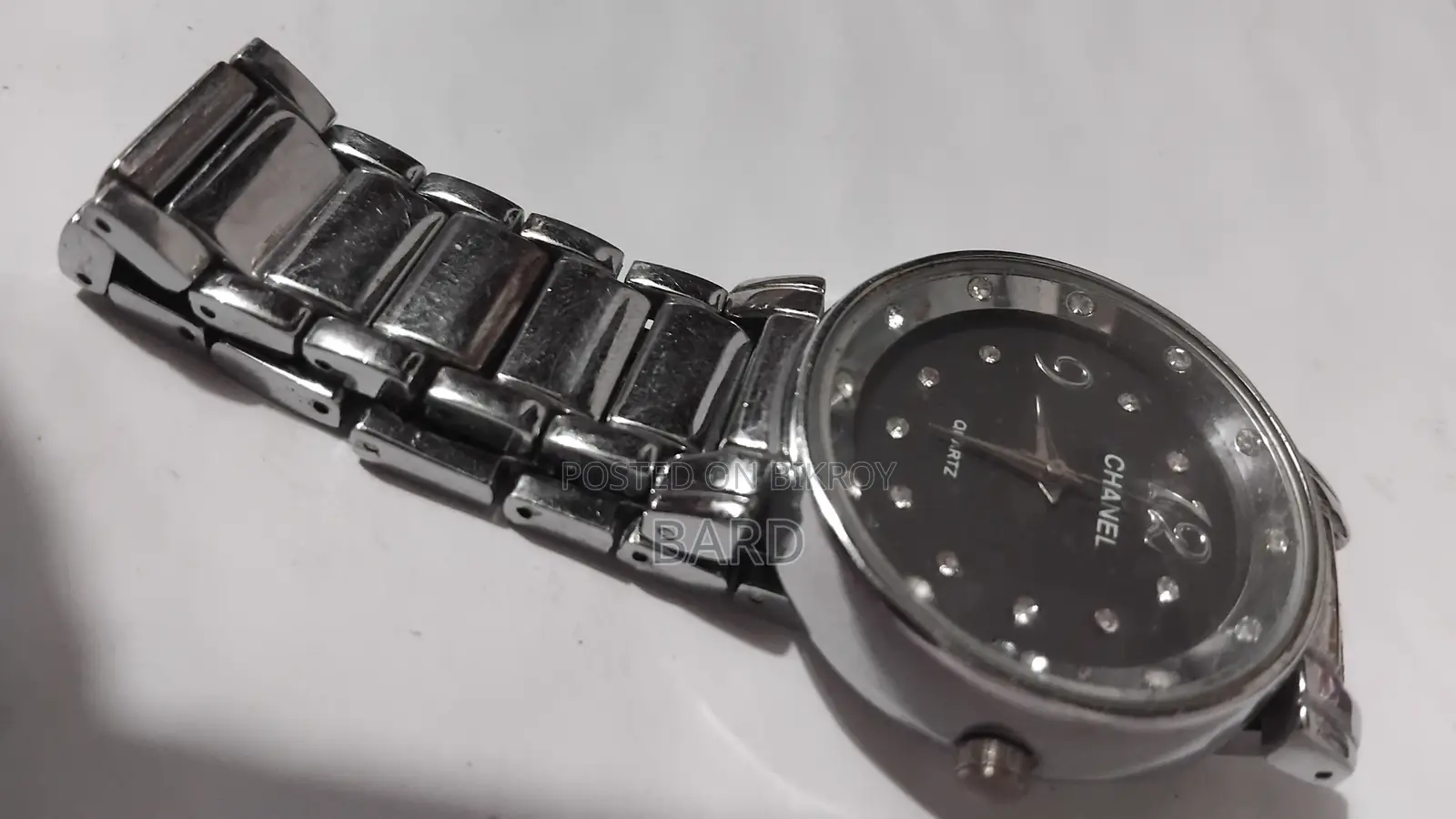 Elegant Chanel (Quartz) Mid-Size Unisex Vintage Watch - Full Serviced