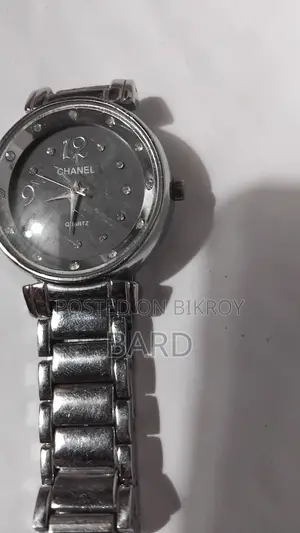 Elegant Chanel (Quartz) Mid-Size Unisex Vintage Watch - Full Serviced