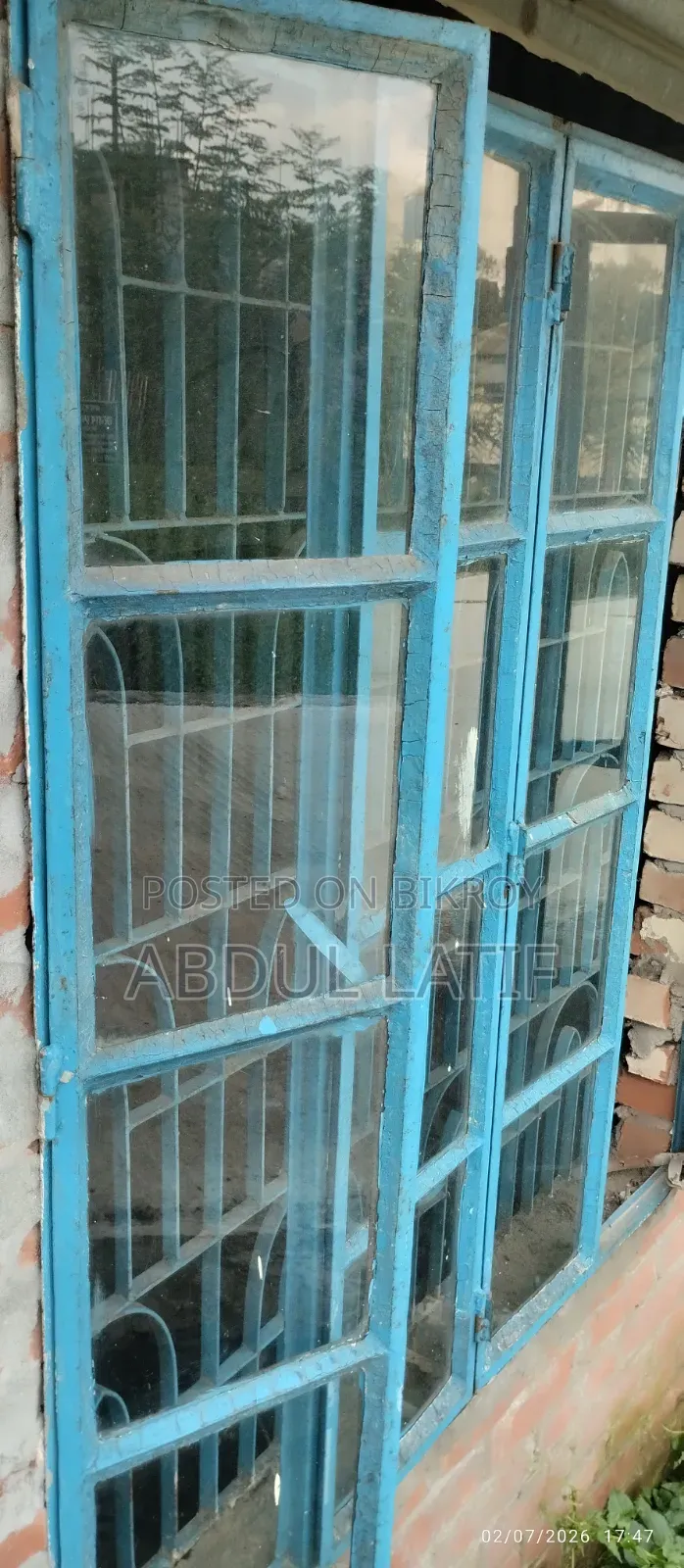 ব্যবহার করা জানালা