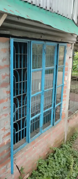 ব্যবহার করা জানালা