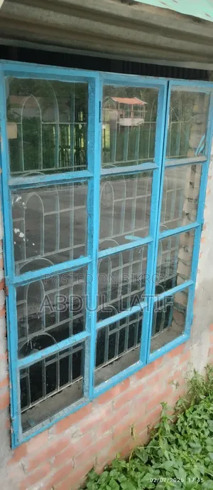 ব্যবহার করা জানালা