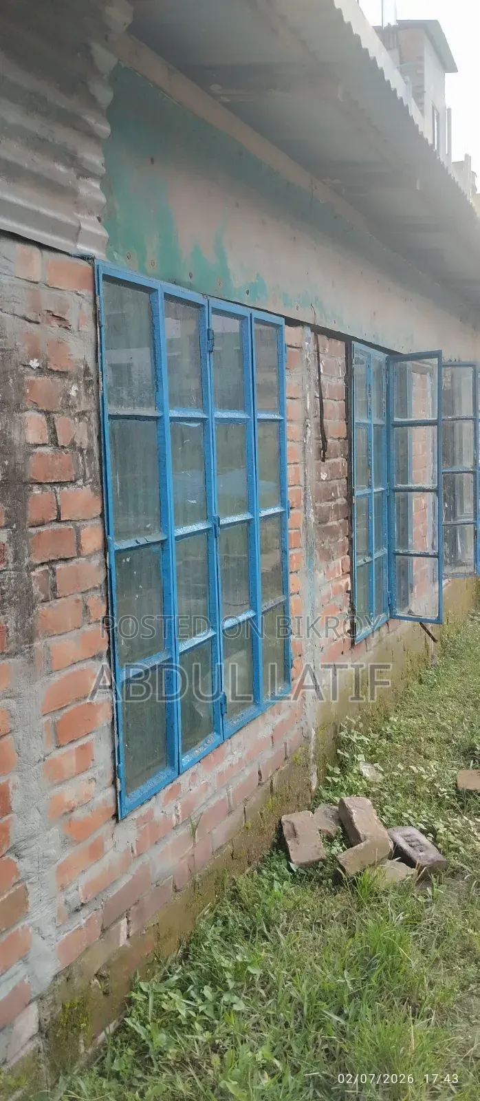 ব্যবহার করা জানালা