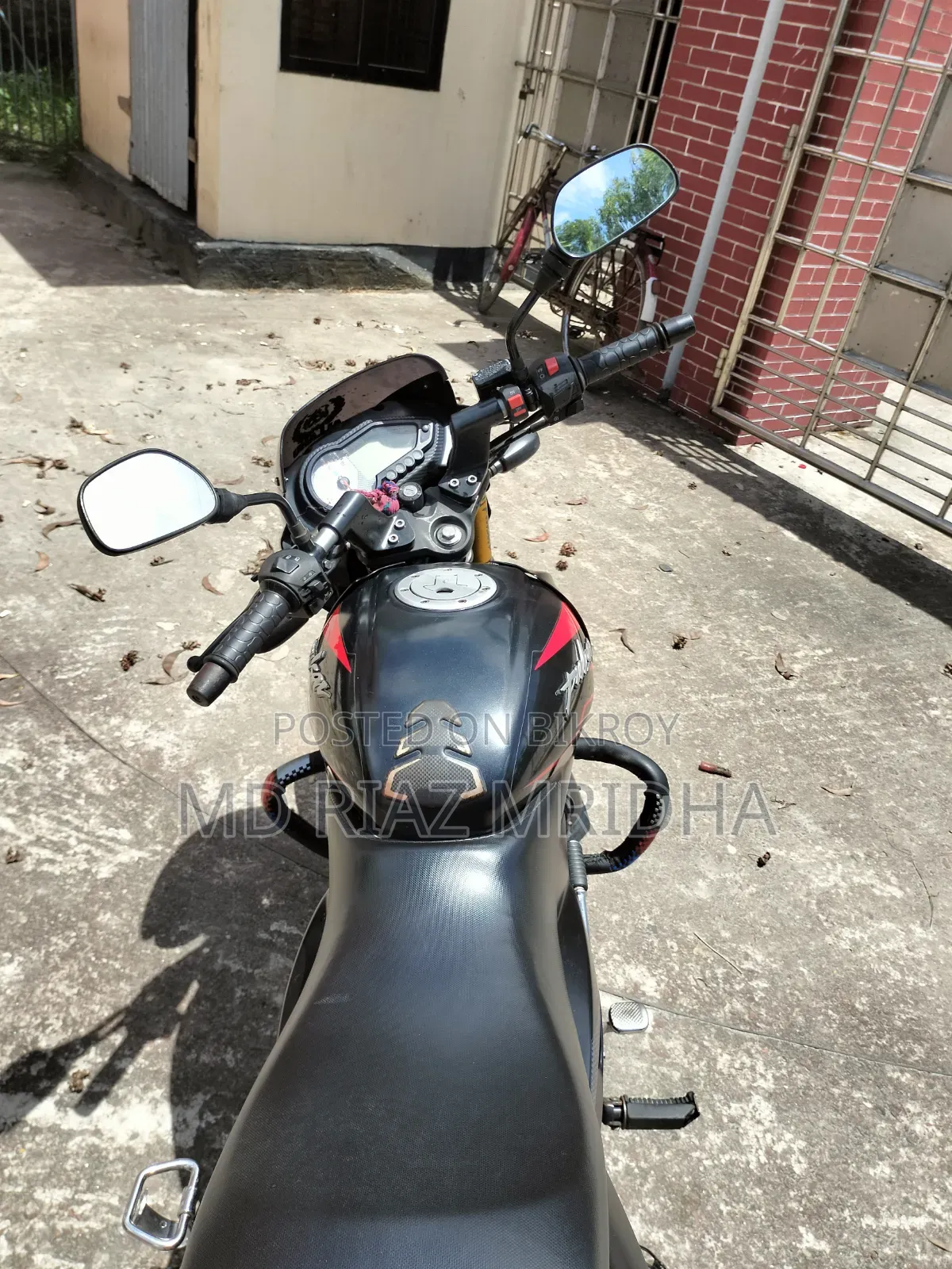 বাজাজ পালসার ১৫০ ২০২১ ব্ল্যাক