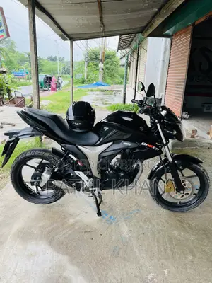 নতুন সুজুকি জিক্সার মনোটোন ২০২২ কালো