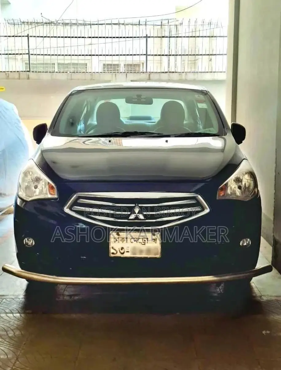 Mitsubishi Attrage 2017 Black