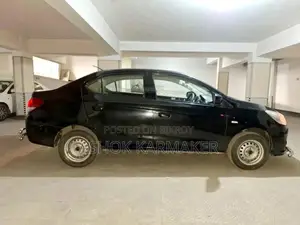 Mitsubishi Attrage 2017 Black