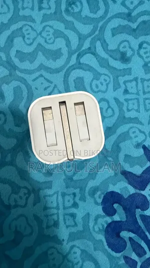 অরিজিনাল অ্যাপল চার্জার ২০ ওয়াট