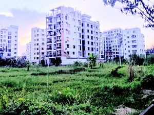 এন-ব্লক||১৮ কাঠা||২০০ ফিটের কাছে||বসুন্ধরা আর/এ-তে বিক্রয়ের জন্য প্লট