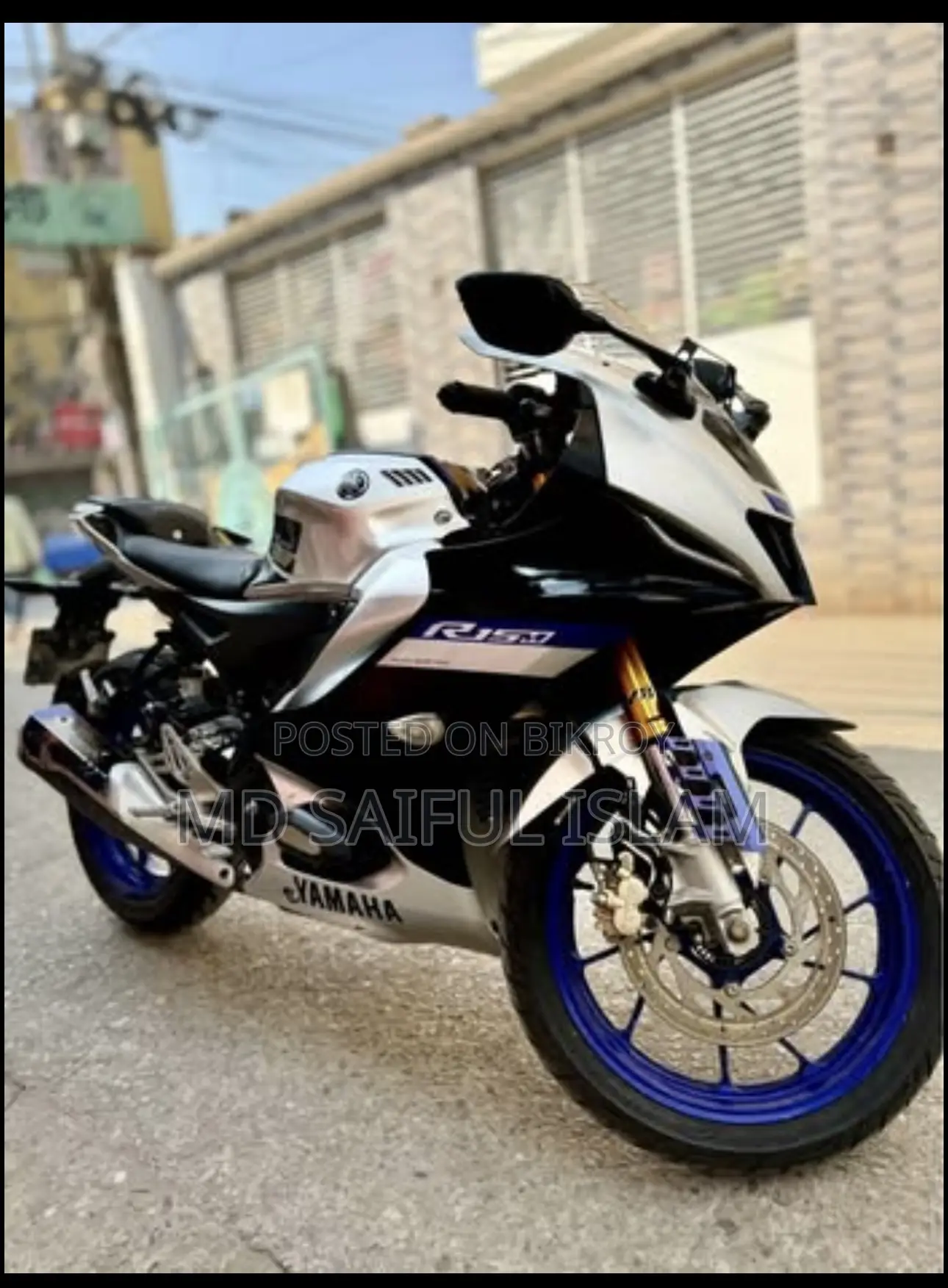 ইয়ামাহা আর১৫ ভি৩ ২০২২ সিলভার