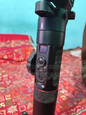 জিইউন ক্রেন ২ ফলো ফোকাস ৩-অক্ষ হ্যান্ডহেল্ড গিম্বল