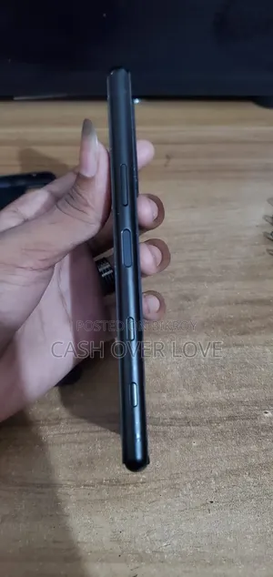সনি এক্সপেরিয়া ৫ ৩ ১২৮ জিবি ব্ল্যাক