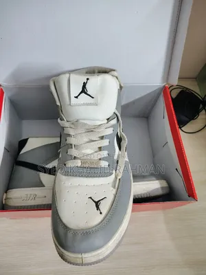 Sneakers - Nike (High Neck)