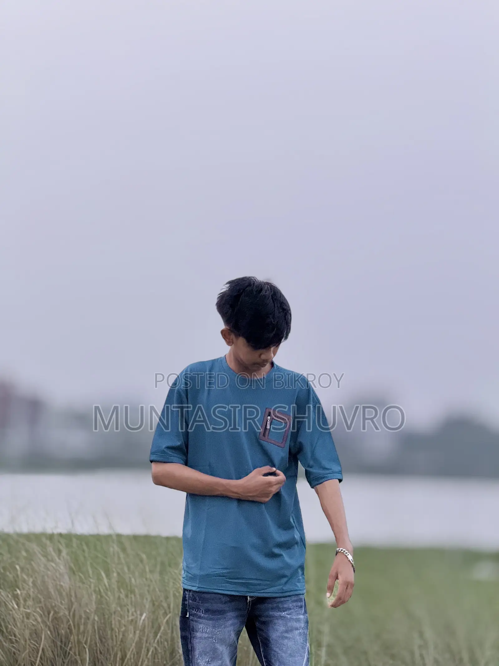 ড্রপ শোল্ডার টি-শার্ট