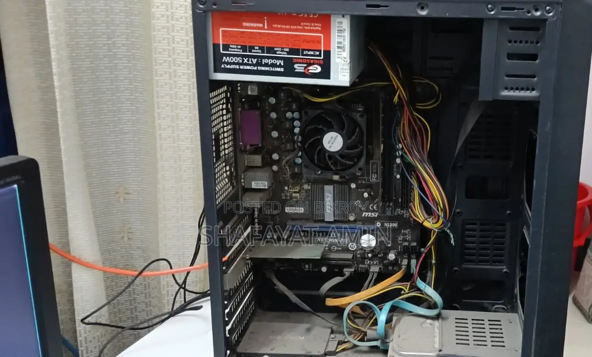 Desktop Computer Gigabyte 4GB HDD+SSD 640GB
