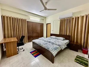 গুলশানে ভাড়ার জন্য ৩ বেডরুমের ফার্নিশড অ্যাপার্টমেন্ট