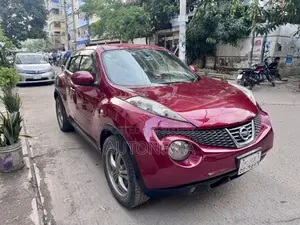 নিসান জুক এস ২০১১ মেরুন