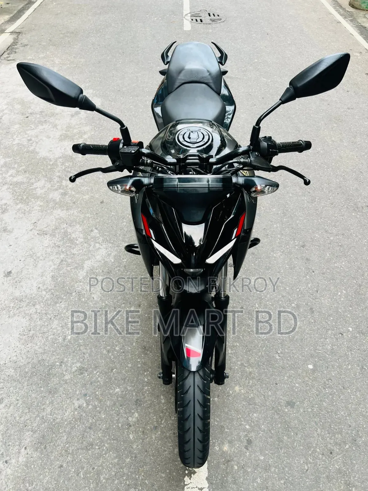 বাজাজ পালসার এন১৬০ ২০২৪ ব্ল্যাক