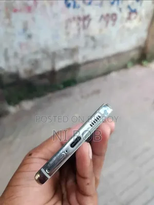 স্যামসাং গ্যালাক্সি এস২২ ৫জি ১২৮ জিবি সাদা