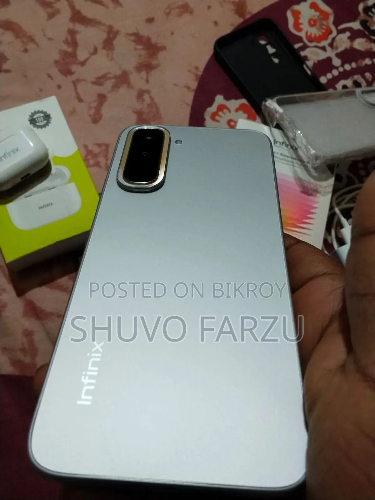 Infinix Hot 70 128 GB Silver
