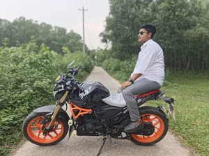 রানার বোল্ট ১৬৫আর ২০১৯ ব্ল্যাক