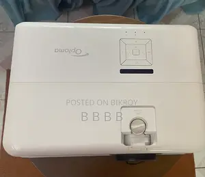 Projector Optoma Uhd50 Like New