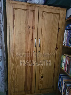 ব্যবহৃত আসবাবপত্র: ওয়ারড্রোব এবং আলমারি
