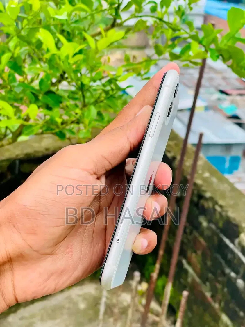 Apple iPhone 11 128 GB White