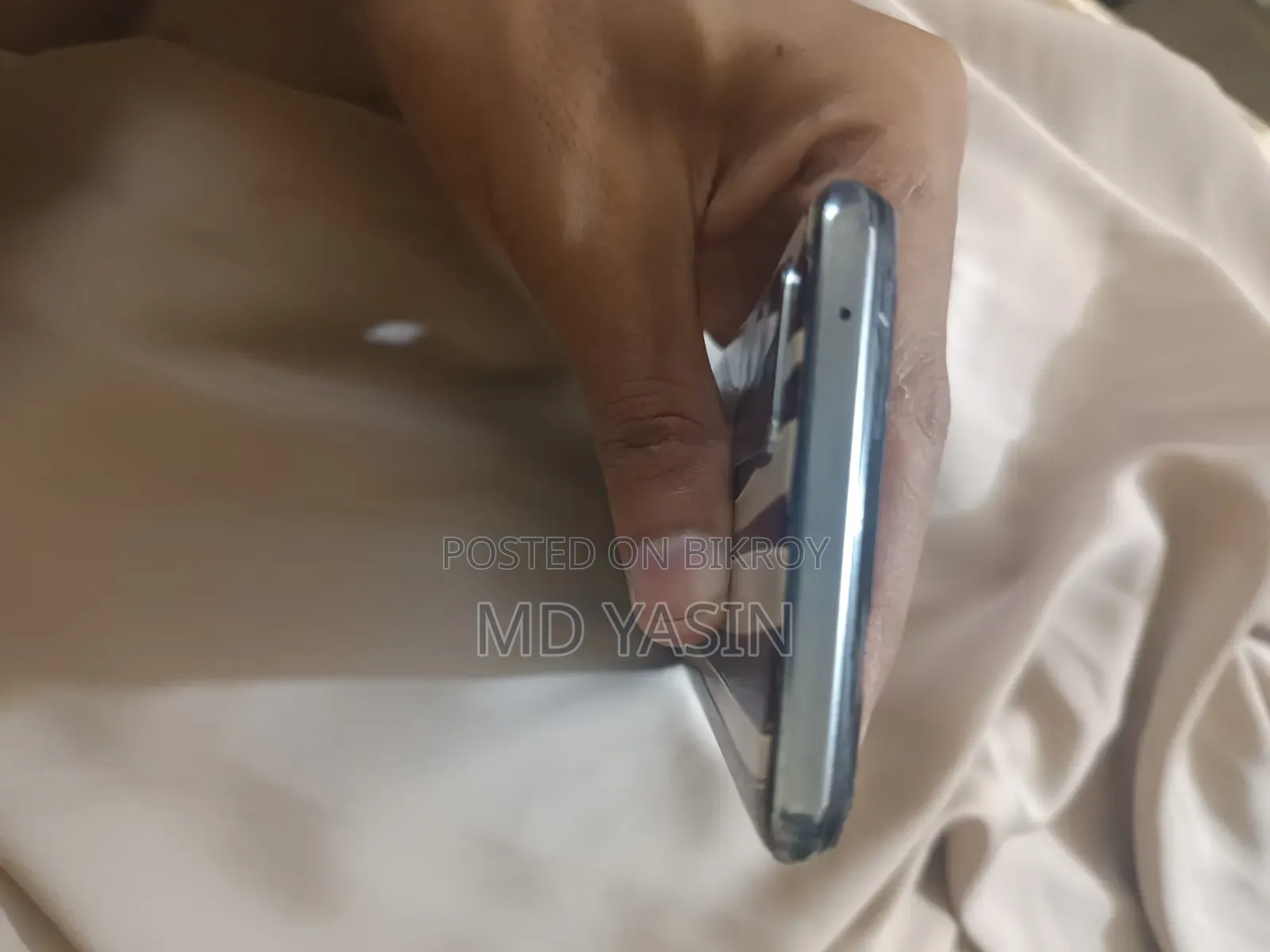 Realme X7 (India) 128 GB