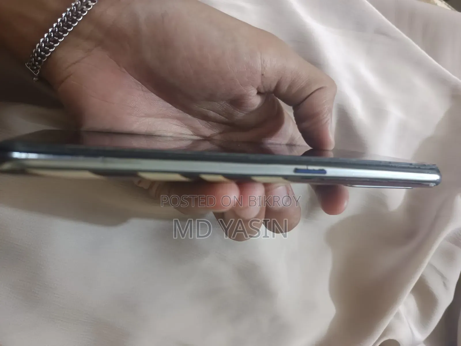Realme X7 (India) 128 GB