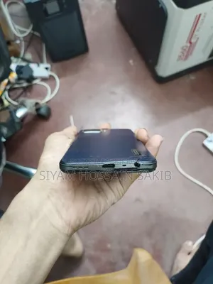 ওপ্পো এফ১৭ ১২৮ জিবি ব্লু
