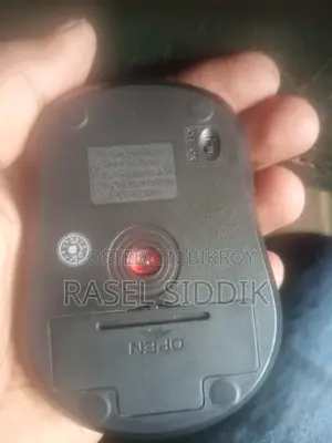 A state-of-the-art smart mouse that runs on pencil batteries.